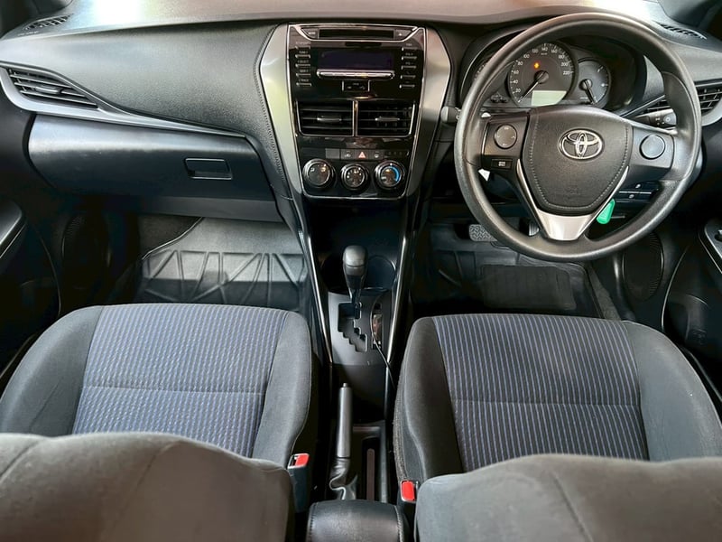 TOYOTA YARIS Hatchback 1.2 Entry ปี 2022 ติดแก๊ส LPG TOYOTA YARIS Hatchback 1.2 Entry ปี 2022 ติดแก๊ส LPG