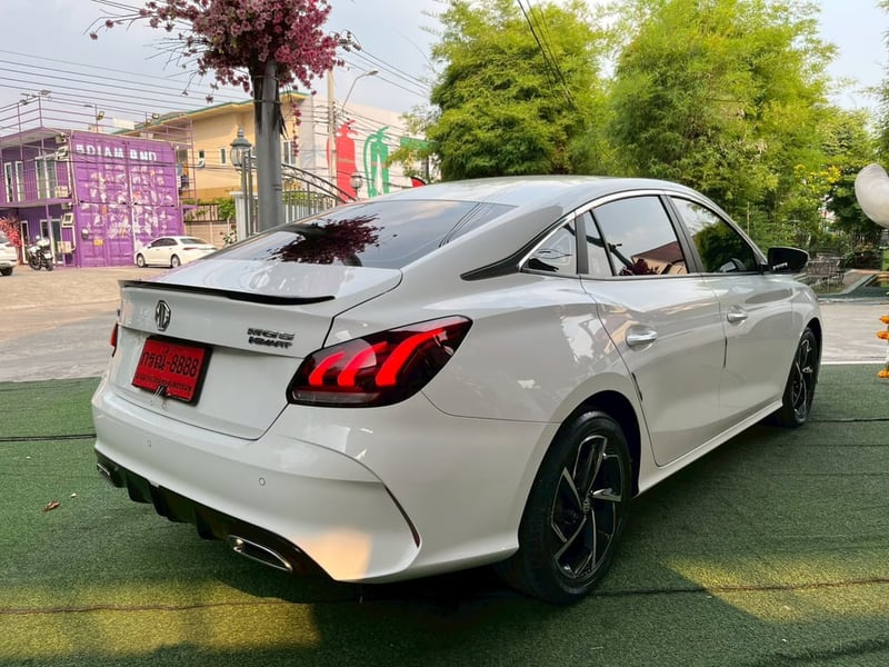 MG 5 1.5 X ปี 2024 หลังคา Sunroof i-Smart ติด LPG