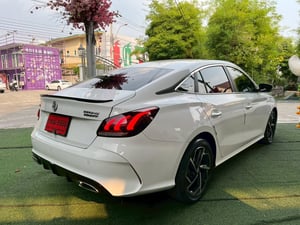 MG 5 1.5 X ปี 2024 หลังคา Sunroof i-Smart ติด LPG