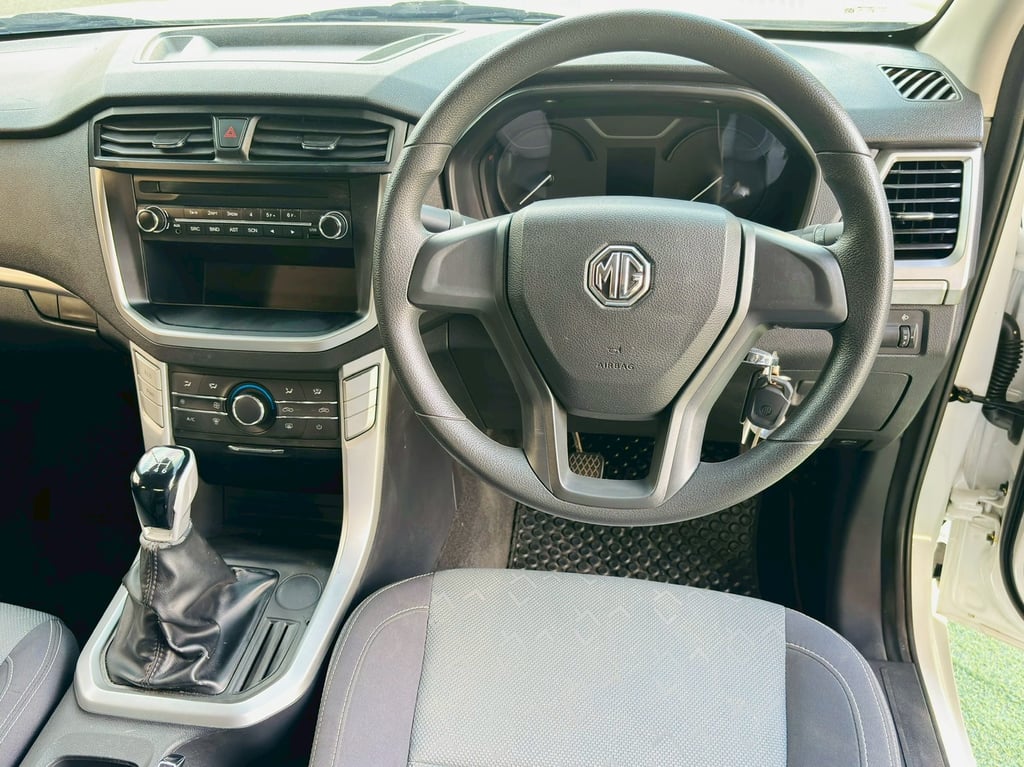 MG Extender Giant Cab 2.0 C MT ปี 2024 #ไมล์แท้ 1x,xxx กม.