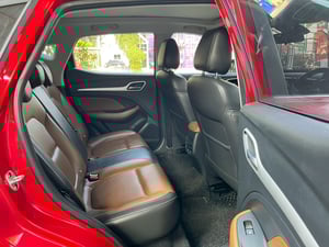 MG ZS 1.5 V Sunroof ปี 2026 ไมล์แท้ 2x,xxx กม.