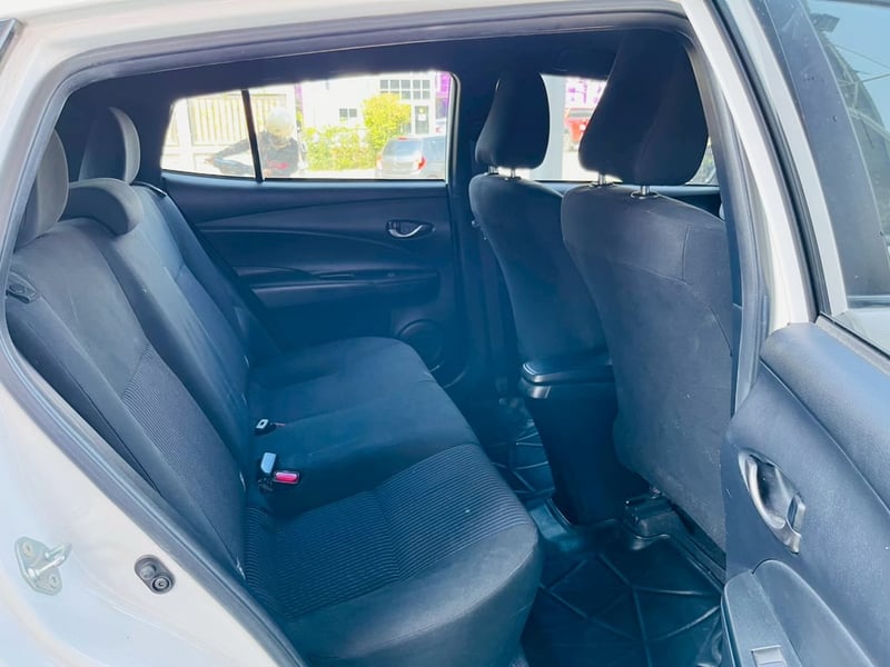 TOYOTA YARIS Hatchback 1.2 Entry ปี 2022 ติดแก๊ส LPG