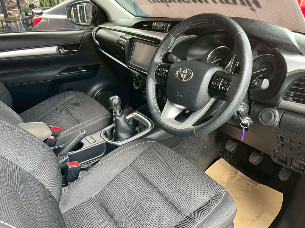 Toyota Revo Smart Cab Z Edition 2.4 Mid ไมล์แท้ 3x,xxx กม.