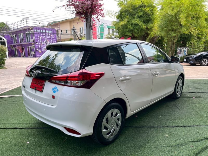 TOYOTA YARIS Hatchback 1.2 Entry ปี 2022 ติดแก๊ส LPG