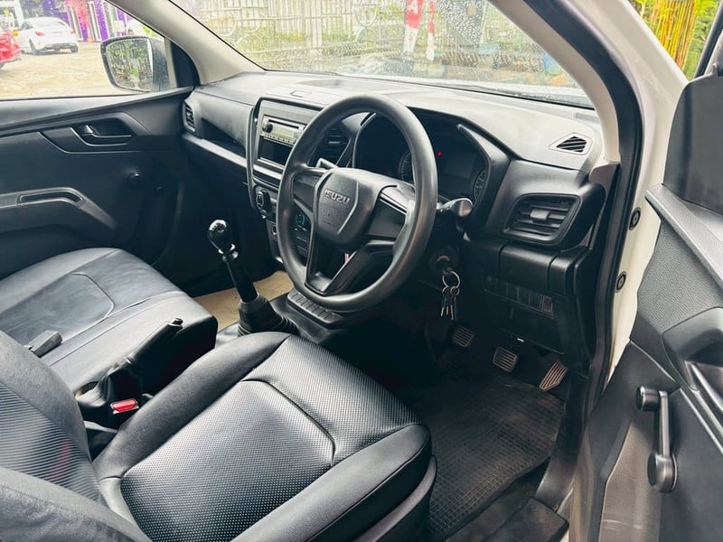 Isuzu D-Max 1.9 ตอนเดียว MT ปี 2020 #พร้อมตู้ทึบแห้ง