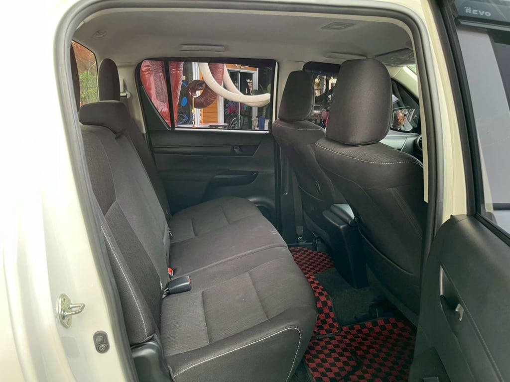 Toyota Revo Double Cab Z Edition 2.4 Entry 6AT ปี 2024 #วิ่งน้อย 22,xxx กม.
