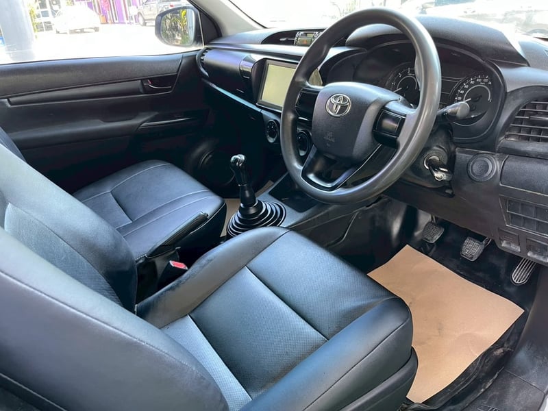 Toyota Revo ตอนเดียว 2.4 Entry ปี 2021 ติดตั้งตู้แห้ง พร้อมบรรทุก