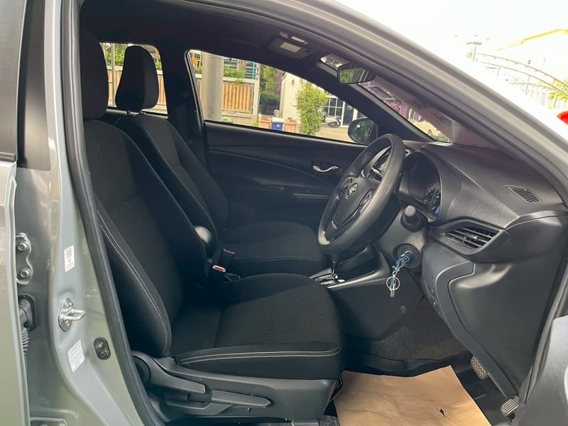 Toyota Yaris 1.2 Sport CVT ปี 2024 วิ่งน้อย 4,xxx กม.