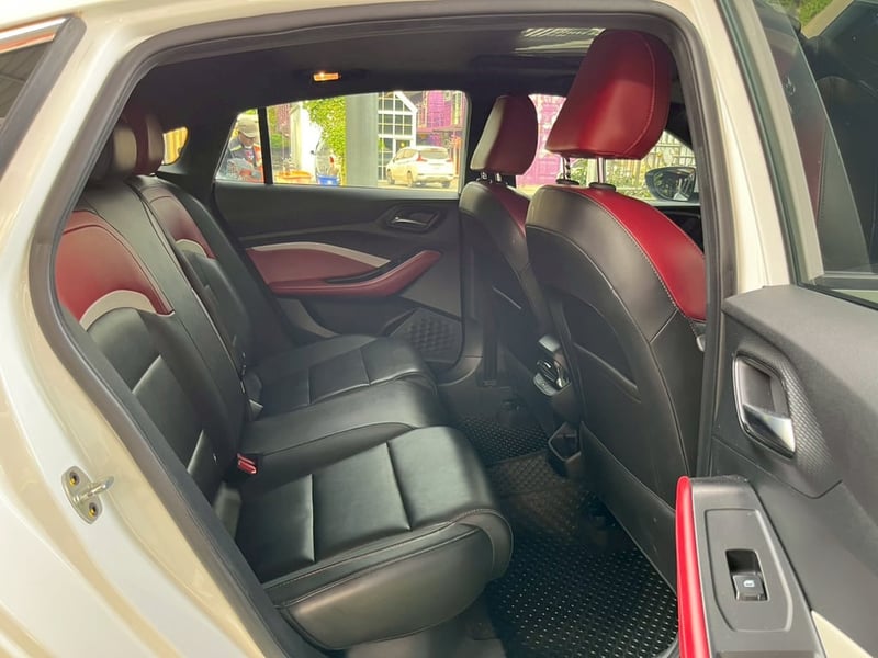 MG 5 1.5 X ปี 2024 หลังคา Sunroof i-Smart ติด LPG