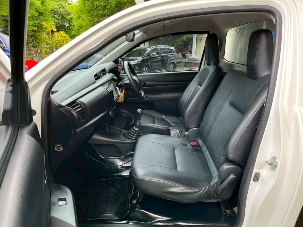 Toyota Revo ตอนเดียว 2.4 Entry ปี 2022 ติดตั้งตู้แห้ง สูง 1.8 เมตร 