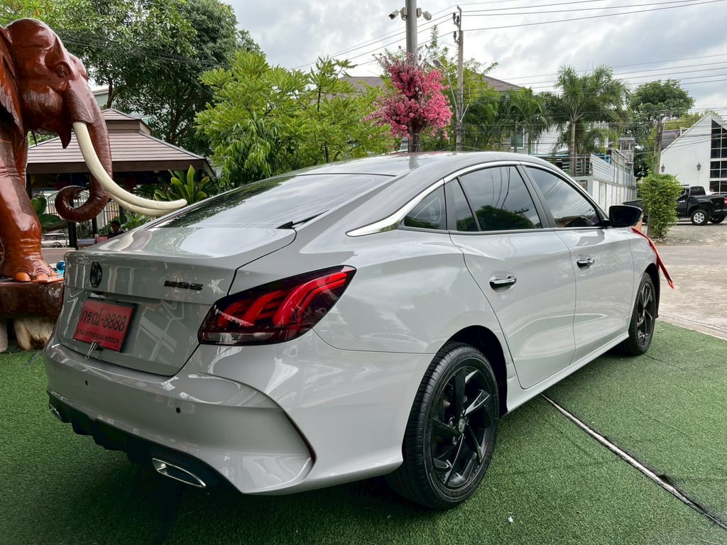 รุ่นพิเศษ! MG5 1.5 10th Anniversary ปี 2024 