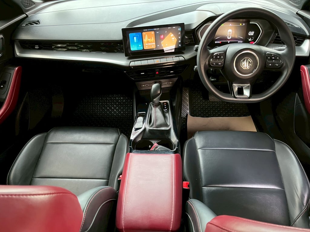 MG 5 1.5 D+ Sunroof ปี 2024 #ไมล์แท้ 3x,xxx กม. MG 5 1.5 D+ Sunroof ปี 2024 #ไมล์แท้ 3x,xxx กม.