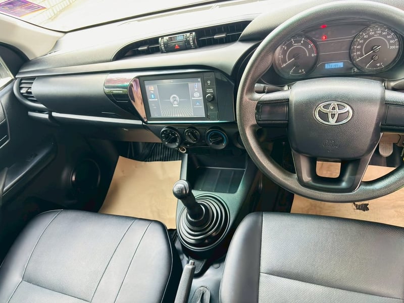 Toyota Revo ตอนเดียว 2.4 Entry ปี 2022 ติดตั้งตู้แห้ง สูง 1.8 เมตร 