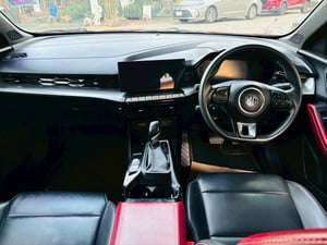 MG 5 1.5 X ปี 2025 หลังคา Sunroof ระบบ i-Smart