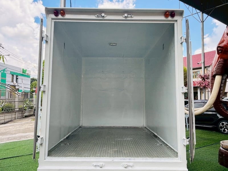 Toyota Revo ตอนเดียว 2.4 Entry ปี 2022 ติดตั้งตู้แห้ง สูง 1.8 เมตร 