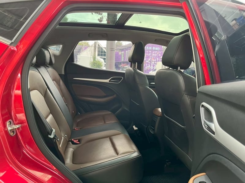 MG ZS 1.5 V Sunroof ปี 2024 ไมล์แท้ 16,xxx กม. MG ZS 1.5 V Sunroof ปี 2024 ไมล์แท้ 16,xxx กม.