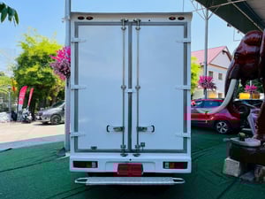 Toyota Revo ตอนเดียว 2.4 Entry ปี 2021 ติดตั้งตู้แห้ง พร้อมบรรทุก