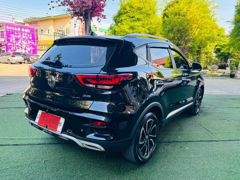 MG ZS 1.5 X Sunroof ปี 2025 ไมล์แท้ 10,xxx กม.