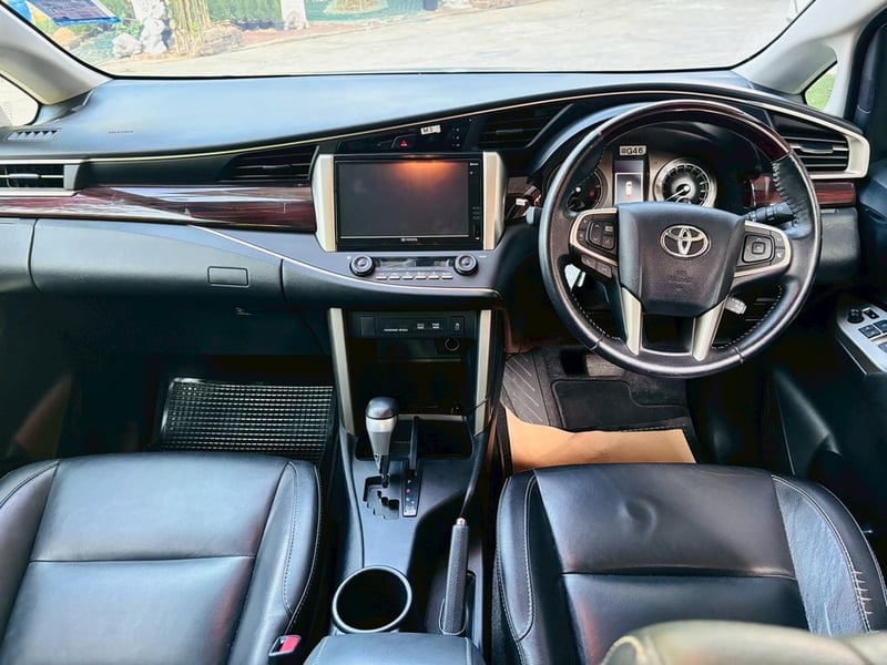 Toyota Innova Crysta 2.8 ดีเซล Premium 6AT ปี 2022 Toyota Innova Crysta 2.8 ดีเซล Premium 6AT ปี 2022