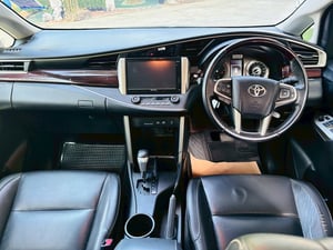 Toyota Innova Crysta 2.8 ดีเซล Premium 6AT ปี 2022 Toyota Innova Crysta 2.8 ดีเซล Premium 6AT ปี 2022