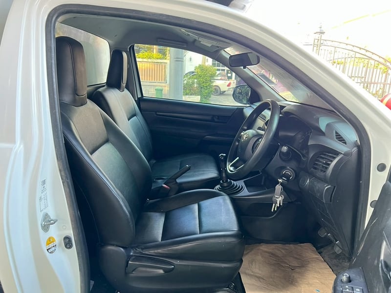 Toyota Revo ตอนเดียว 2.4 Entry ปี 2021 ติดตั้งตู้แห้งสูง 2.00 เมตร 