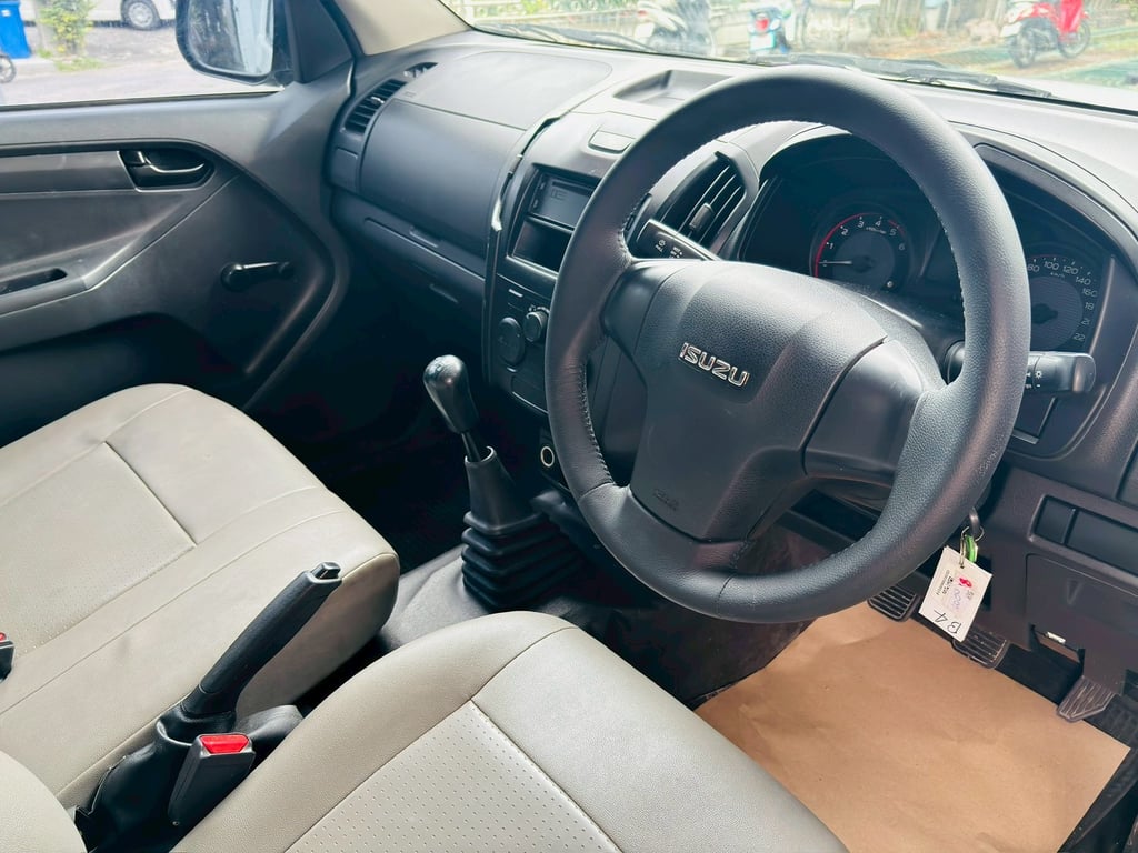 Isuzu D-Max 1.9 ตอนเดียว ปี 2019 ติดตั้งตู้แห้ง Isuzu D-Max 1.9 ตอนเดียว ปี 2019 ติดตั้งตู้แห้ง