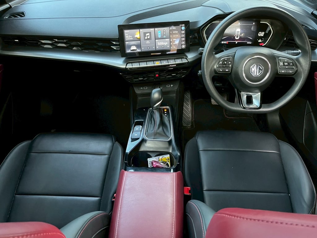 MG 5 1.5 X ปี 2025 i-Smart หลังคา Sunroof MG 5 1.5 X ปี 2025 i-Smart หลังคา Sunroof