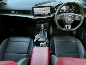 MG 5 1.5 X ปี 2025 หลังคา Sunroof i-Smart