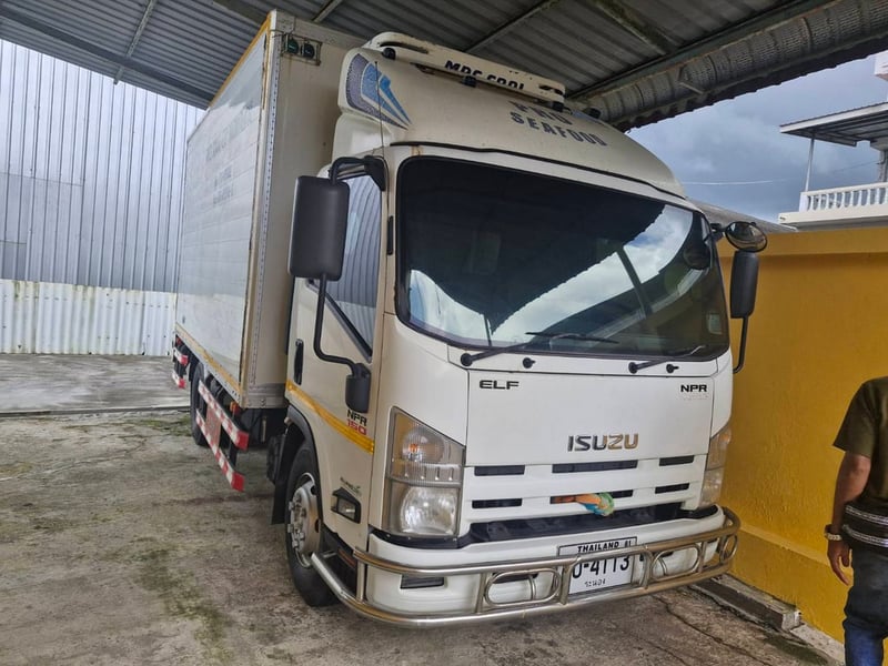 Isuzu NPR 150 แรง ปี 52 ตู้เย็นลบ 18 องศา ตู้ยาว 4.3 เมตร 