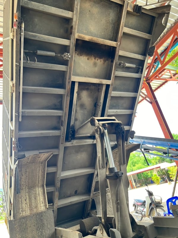 HINO FC รถบรรทุก 6ล้อ ดั้มพ์ ปี55 เจ้าของขายเอง HINO FC รถบรรทุก 6ล้อ ดั้มพ์ ปี55 เจ้าของขายเอง