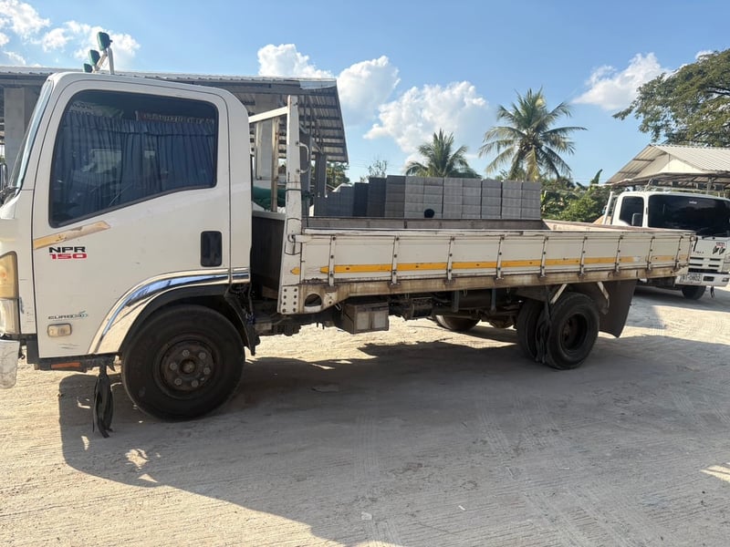 ISUZU NPR รถบรรทุก 6ล้อ กระบะยาว 4.8 ปี55