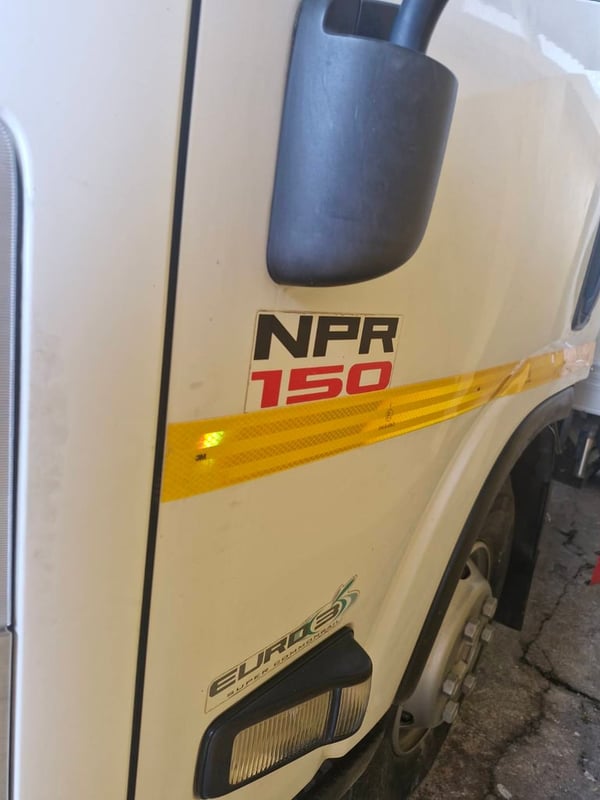 Isuzu NPR 150 แรง ปี 52 ตู้เย็นลบ 18 องศา ตู้ยาว 4.3 เมตร 