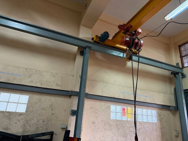 เครนโรงงาน