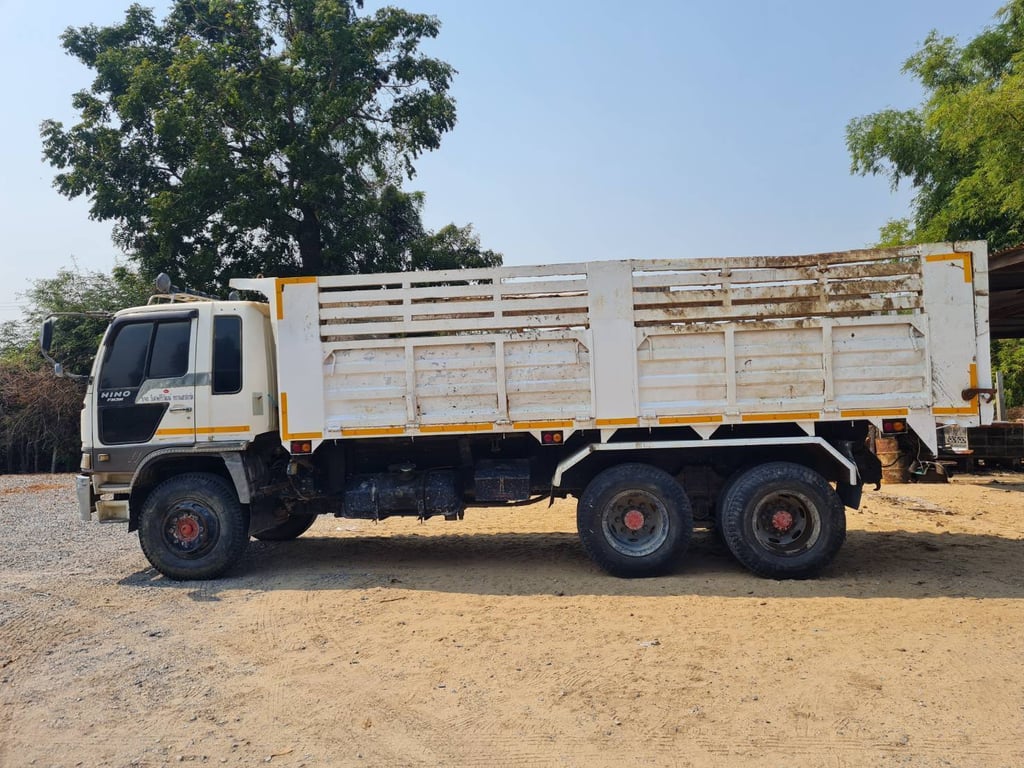 Hino 3FM 240 แรง เครื่องยนต์ เเน่น ประหยัดน้ำมัน  กระบะดี  สภาพสวย พร้อมใช้งาน   Hino 3FM 240 แรง เครื่องยนต์ เเน่น ประหยัดน้ำมัน  กระบะดี  สภาพสวย พร้อมใช้งาน