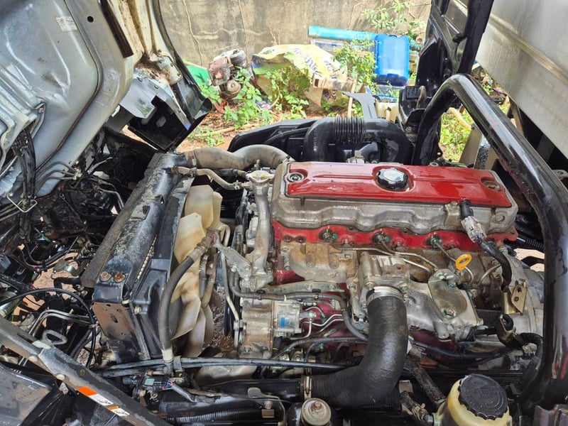 HINO XZU รถบรรทุก 6ล้อ ดั้มพ์ ปี57 ไมล์น้อยมาก 