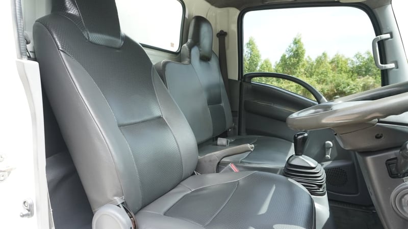 ISUZU NLR 130 แรง ปี 57 พร้อมใช้งาน ISUZU NLR 130 แรง ปี 57 พร้อมใช้งาน