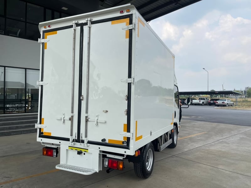 ISUZU NLR 130 แรง ปี 58 ยางใหม่ 4 เส้น พร้อมใช้