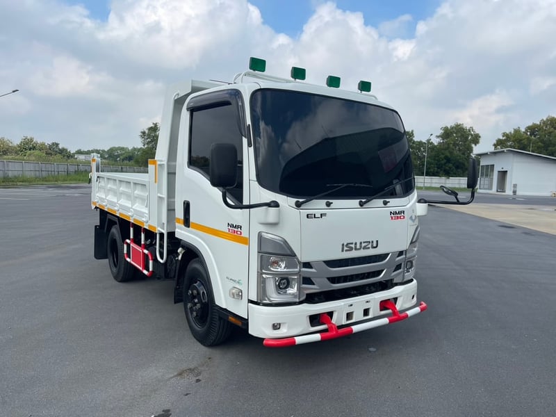 ISUZU NMR รถบรรทุก 6ล้อ ดั้มพ์ ปี2023 เลขไมล์ 95,000 กม.