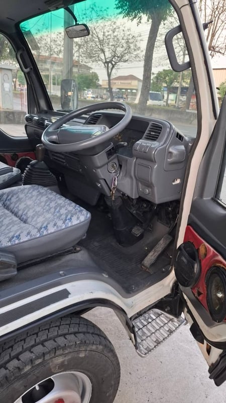 ISUZU NKR ปี 51 พร้อมใช้ ISUZU NKR ปี 51 พร้อมใช้
