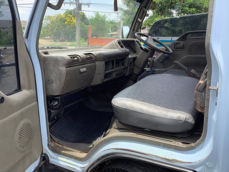 ISUZU NKR รถบรรทุก 6ล้อ กระบะเหล็ก ปี 45 ISUZU NKR รถบรรทุก 6ล้อ กระบะเหล็ก ปี 45