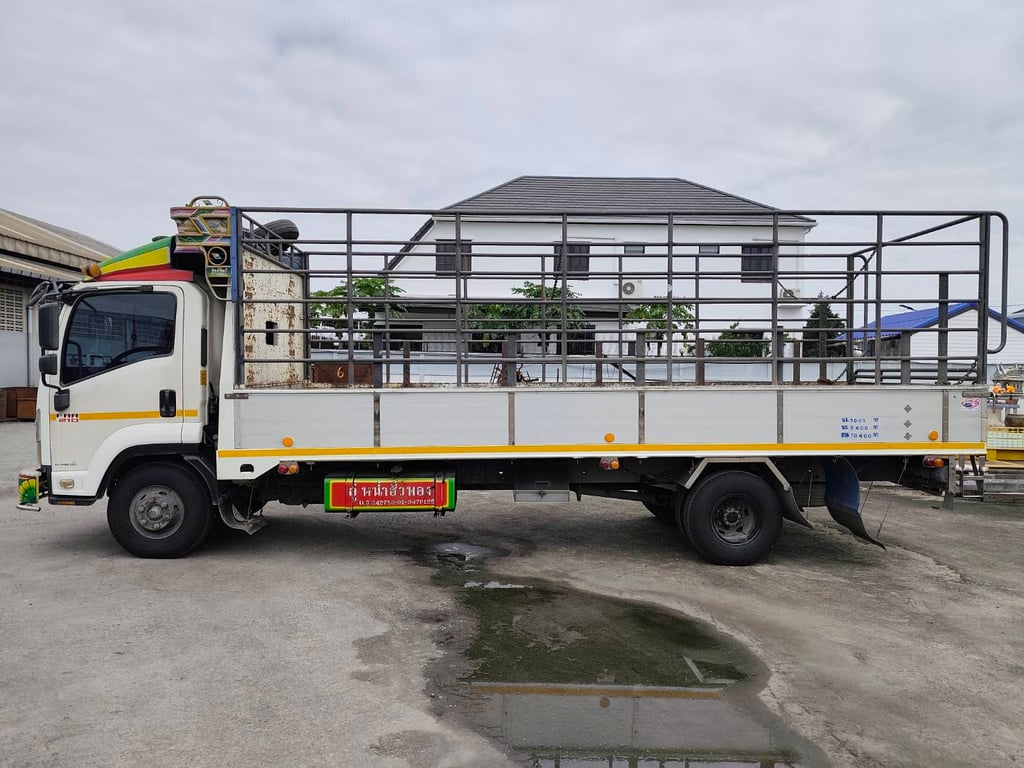 ISUZU FRR 210 ปี 53 คอกยาว 6.5 เจ้าของขายเอง