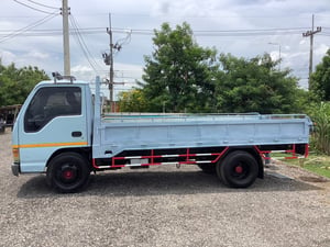 ISUZU NKR รถบรรทุก 6ล้อ กระบะเหล็ก ปี 45 ISUZU NKR รถบรรทุก 6ล้อ กระบะเหล็ก ปี 45