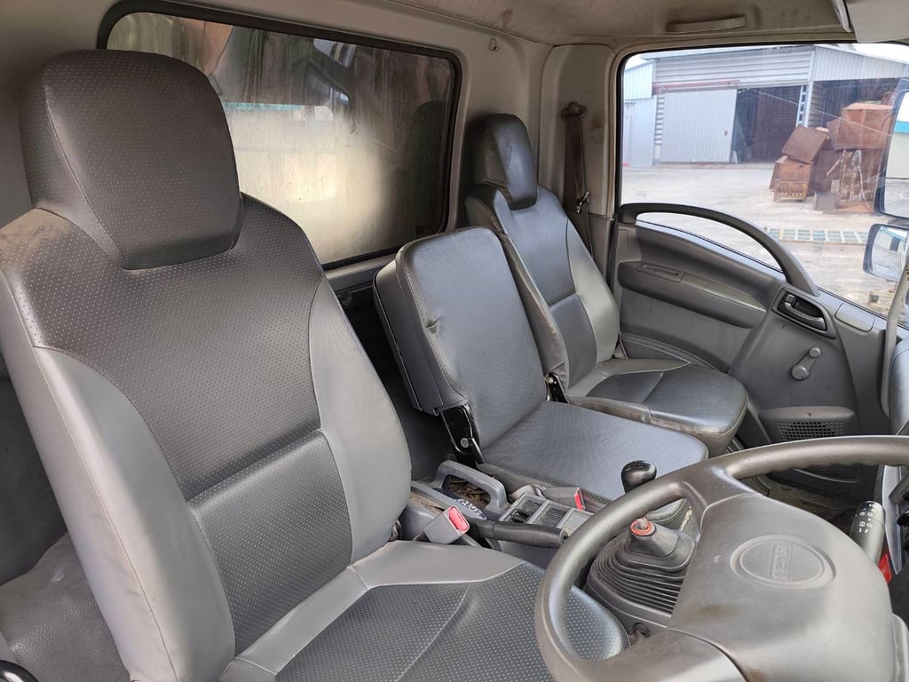 ISUZU FRR 210 ปี 53 คอกยาว 6.5 เจ้าของขายเอง