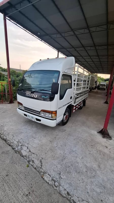 ISUZU NKR ปี 51 พร้อมใช้ ISUZU NKR ปี 51 พร้อมใช้