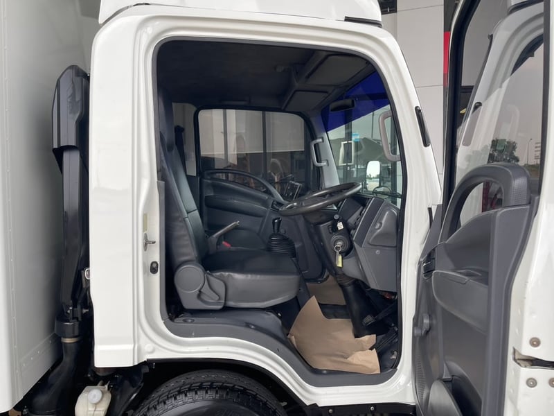 ISUZU NLR 130 แรง ปี 58 ยางใหม่ 4 เส้น พร้อมใช้
