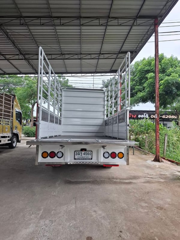 NLR 130 กระบะคอก พร้อมใช้งาน