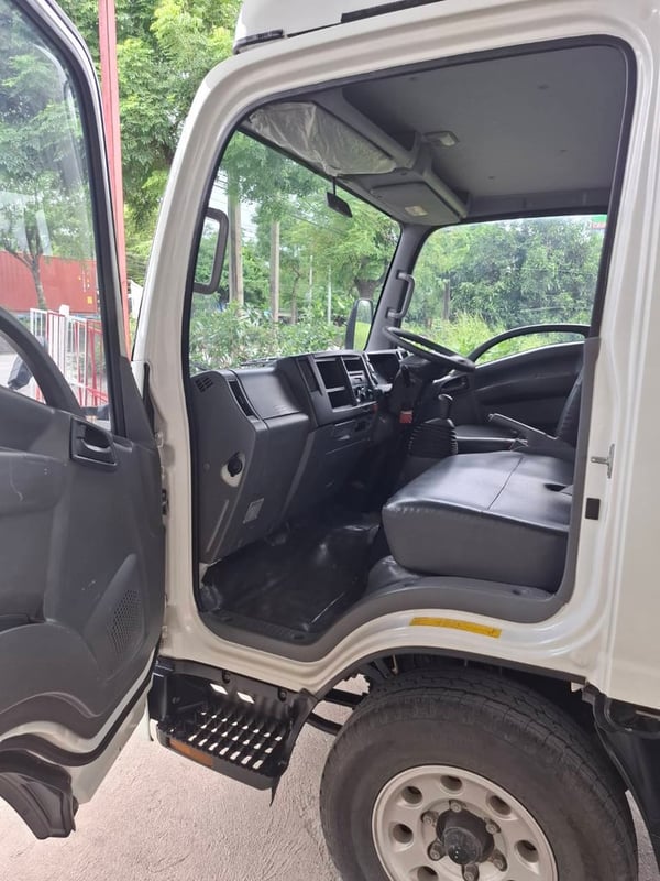 NLR 130 กระบะคอก พร้อมใช้งาน