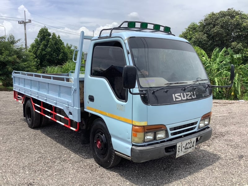 ISUZU NKR รถบรรทุก 6ล้อ กระบะเหล็ก ปี 45