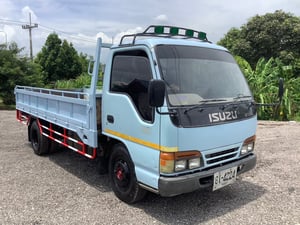 ISUZU NKR รถบรรทุก 6ล้อ กระบะเหล็ก ปี 45 ISUZU NKR รถบรรทุก 6ล้อ กระบะเหล็ก ปี 45