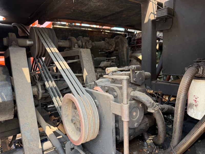 ปั้นจั่น ตอกเสาเข็ม ตีนตะขาบ ขนาดลูกตุ้ม 4.5 ตัน